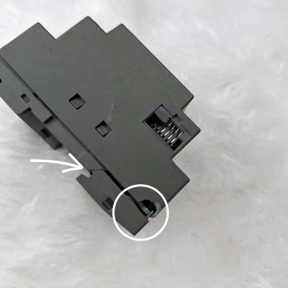 COSMETIC DAMAGED SIEMENS LOGO 12/24RC 6ED1052-1MD00-0BA6 12/24V DC